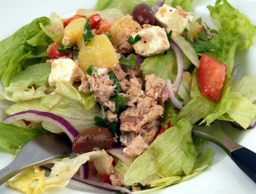 Tonfisksallad med fetaost Tonfisksallad med fetaost